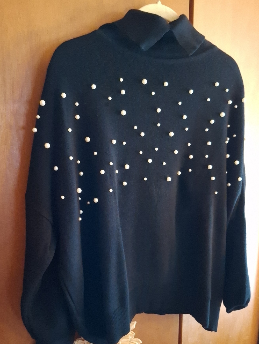 Black Pearl-Embellished Women's Sweater.